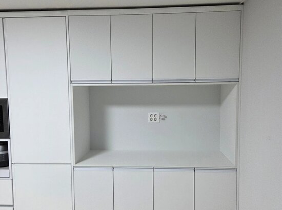 불당동 신발장리폼 시공 후 키큰장 결합형 화이트 수납장